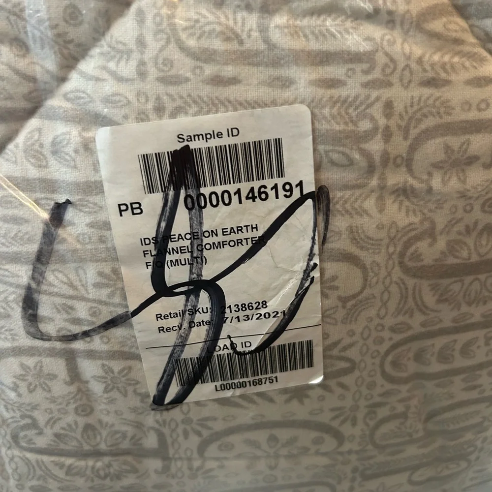 Pottery Barn Peace on Earth Gray Flannel Comforter Full Queen Size NWOT